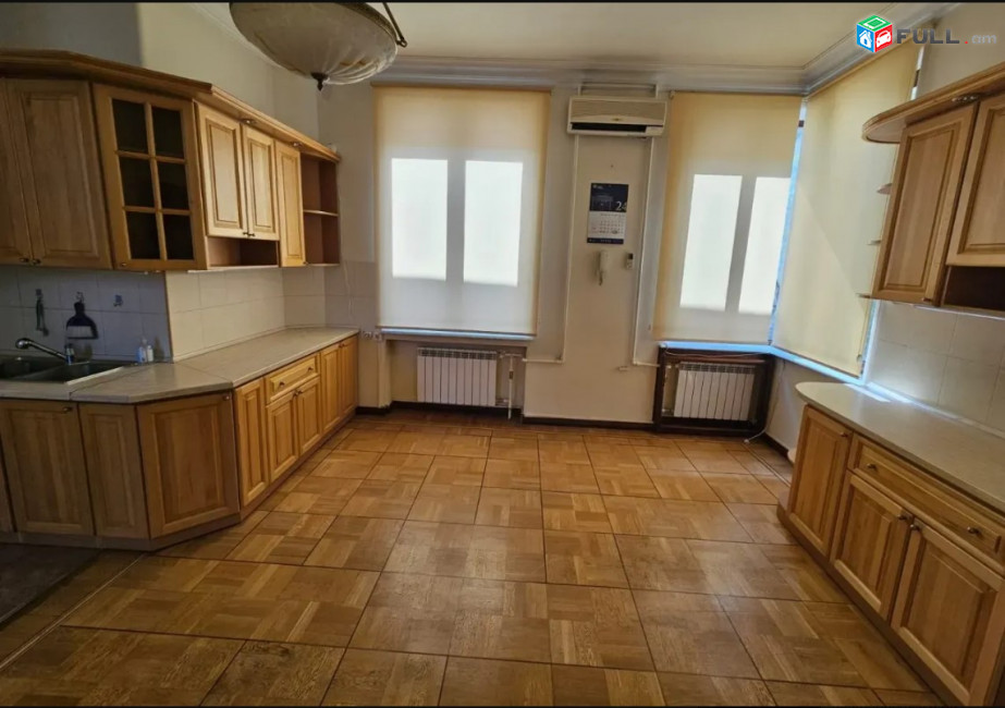 LA11104  Վարձով 8 սենյականոց 3 հարկանի առանձնատուն Շարա Տալյան փողոցում կենտրոնում
