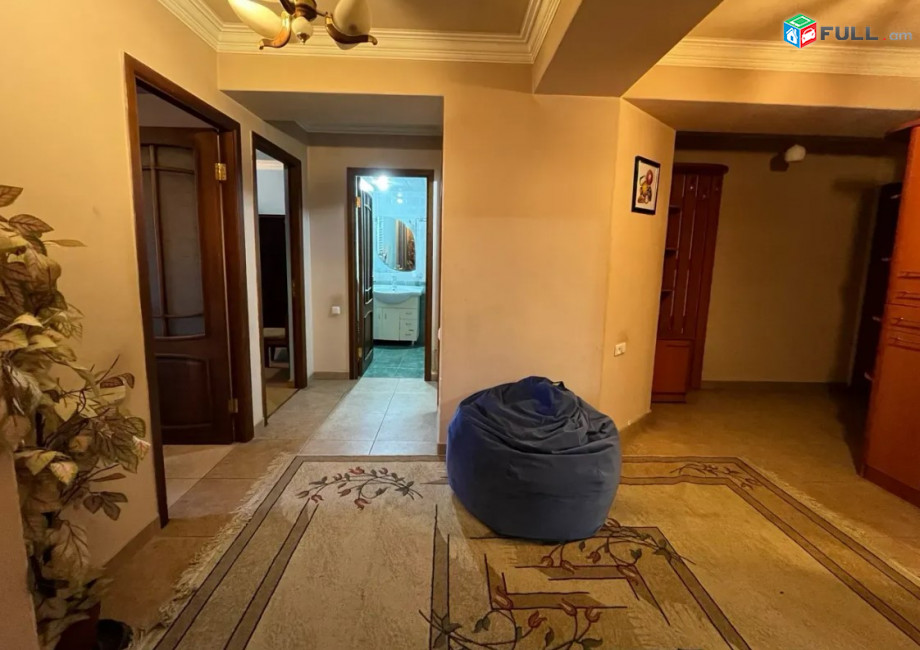 LA11889 Վարձով 3 սենյականոց բնակարան Վրացական փողոցում