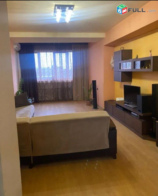 LA11890 Վարձով 3 սենյականոց բնակարան Արամ Խաչատրյան փողոցում
