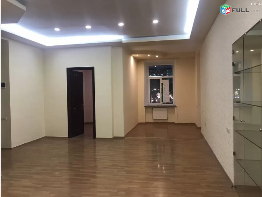 LA02643 Վարձով 93 քմ Գրասենյակային տարածք Պուշկինի փողոցում կենտրոնում