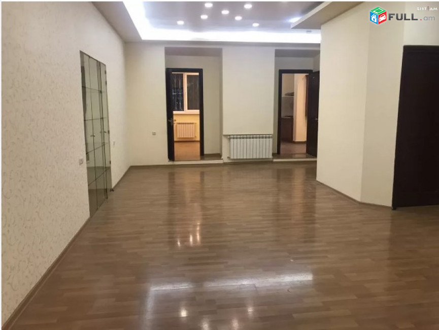 LA02643 Վարձով 93 քմ Գրասենյակային տարածք Պուշկինի փողոցում կենտրոնում