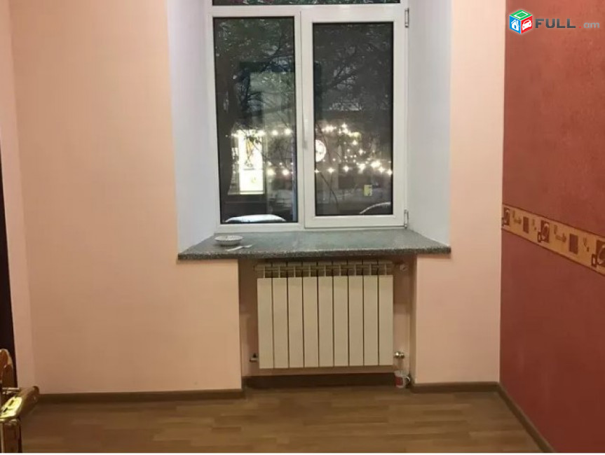 LA02643 Վարձով 93 քմ Գրասենյակային տարածք Պուշկինի փողոցում կենտրոնում