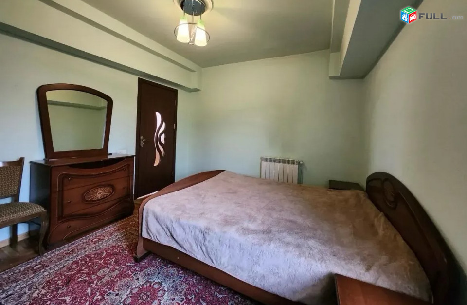 LA11893 Վարձով 3 սենյականոց բնակարան Սայաթ-Նովայի պողոտայում