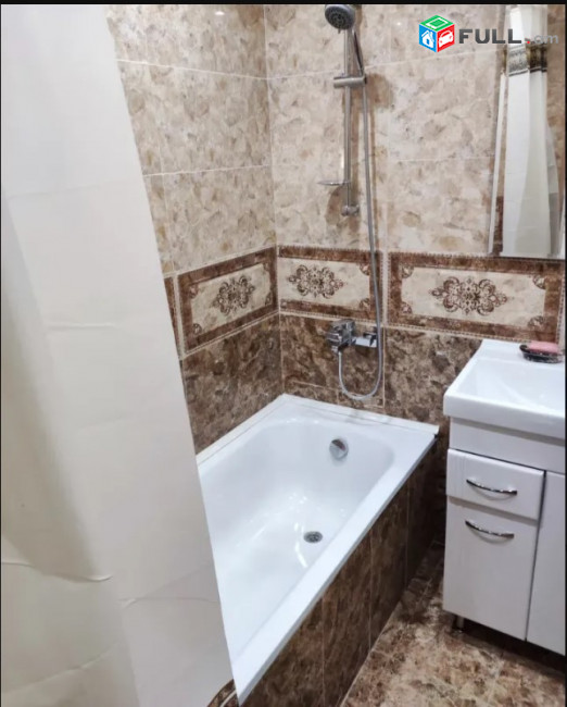 LA11913 Վարձով 3 սենյականոց բնակարան Րաֆֆու փողոցում