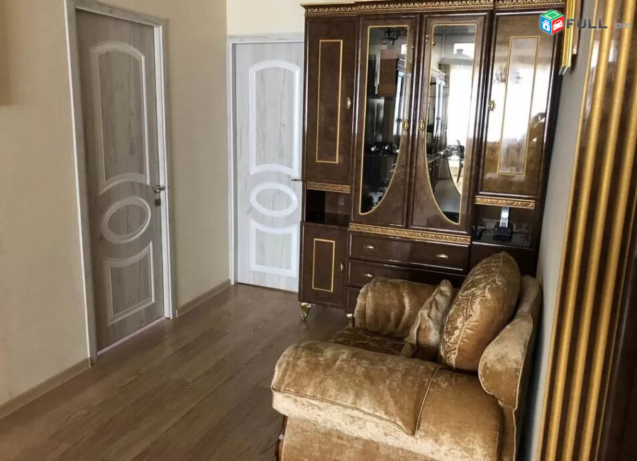 LA00031 Վարձով 3 սենյականոց բնակարան Գյուլբենկյան փողոցում