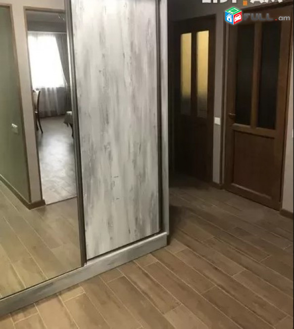 LA01463 Վարձով 3 սենյականոց բնակարան Գրիբոյեդով փողոցում