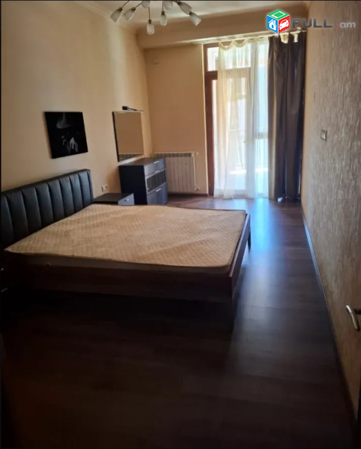 LA11996 Վարձով  3 սենյականոց բնակարան Արամի փողոց ,  նորակառույց շենքում