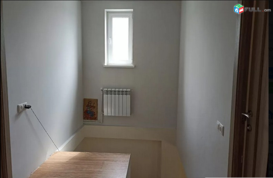 AK3093  Երկու հարկանի քարե տուն Աջափնյակում, սանհանգույց, կապիտալ վերանորոգված