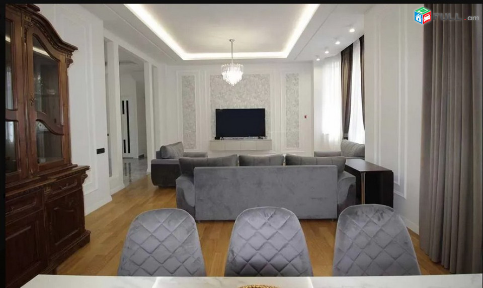 AK4341  Երեք հարկանի տուն, Նոյ թաղամաս