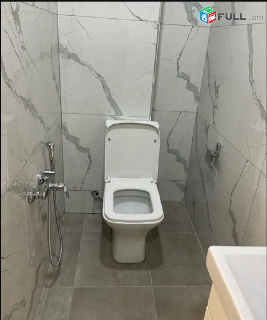AK8033 Վարձով 2 սենյականոց բնակարան  Սարյանի փողոցում նորակառույց շենք 