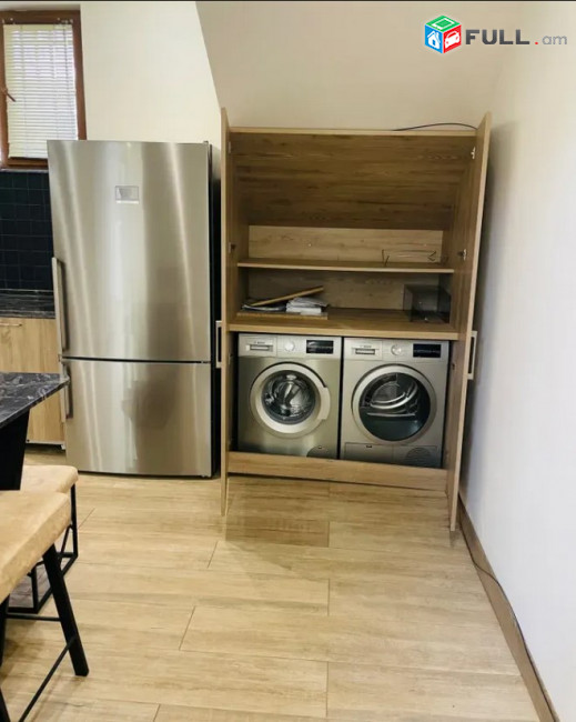 AK10329  Երկու հարկանի քարե տուն Ադանայի փողոցում կենտրոնում, 200 ք.մ., 2 սանհանգույց, եվրովերանորոգված