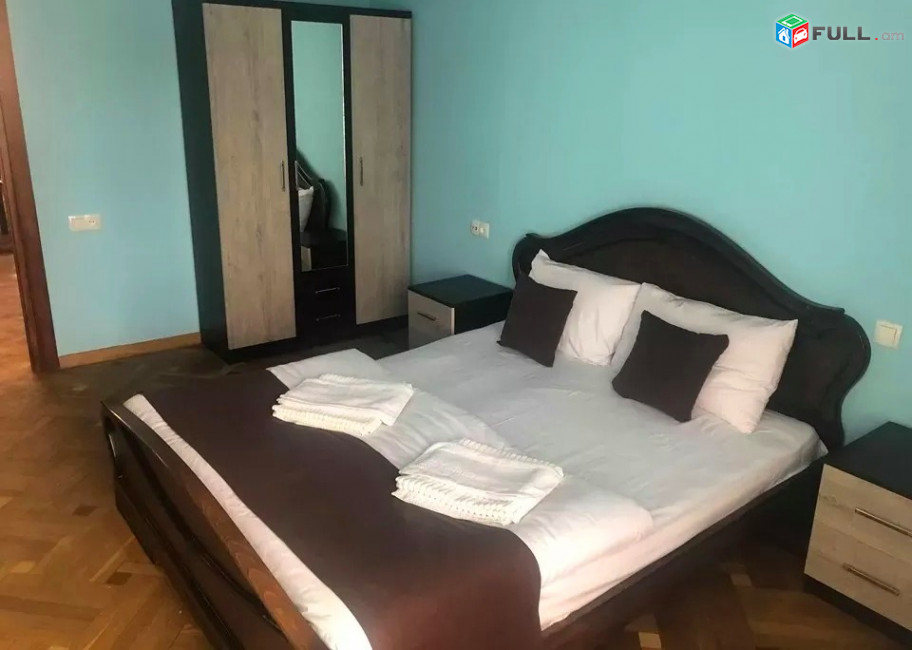 Կոդ 25302  Բաղրամյան Մոսկովյան խաչմերուկ 3 սեն. բնակարան 
