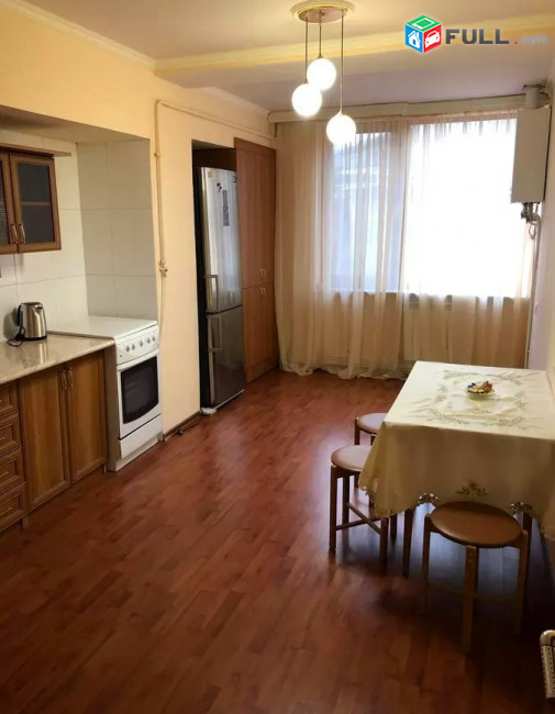 Կոդ 25302  Բաղրամյան Մոսկովյան խաչմերուկ 3 սեն. բնակարան 