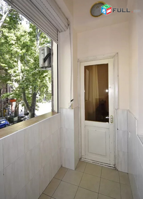 Կոդ LK37  Ամիրյան փողոց 4 սեն. բնակարան / for rent Amiryan st.