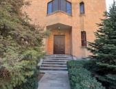 Կոդ 0055100  Գրասենյակային տարածք Կալենցի փողոցում Արաբկիրում, 740 ք.մ.