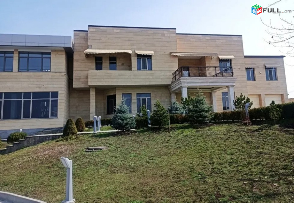 Կոդ 0055190  Երկու հարկանի քարե տուն Նոր Նորքում, 872 ք.մ., 3+ սանհանգույց, մեծ հողամաս
