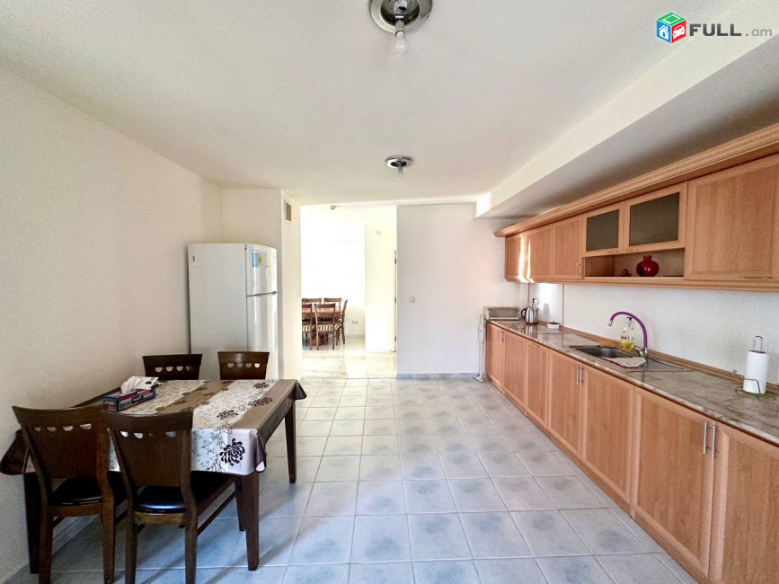 Կոդ 0055400  Երկու հարկանի քարե թաունհաուզ, Վահագնի Թաղամաս Աջափնյակում, 144 ք.մ., 2 սանհանգույց