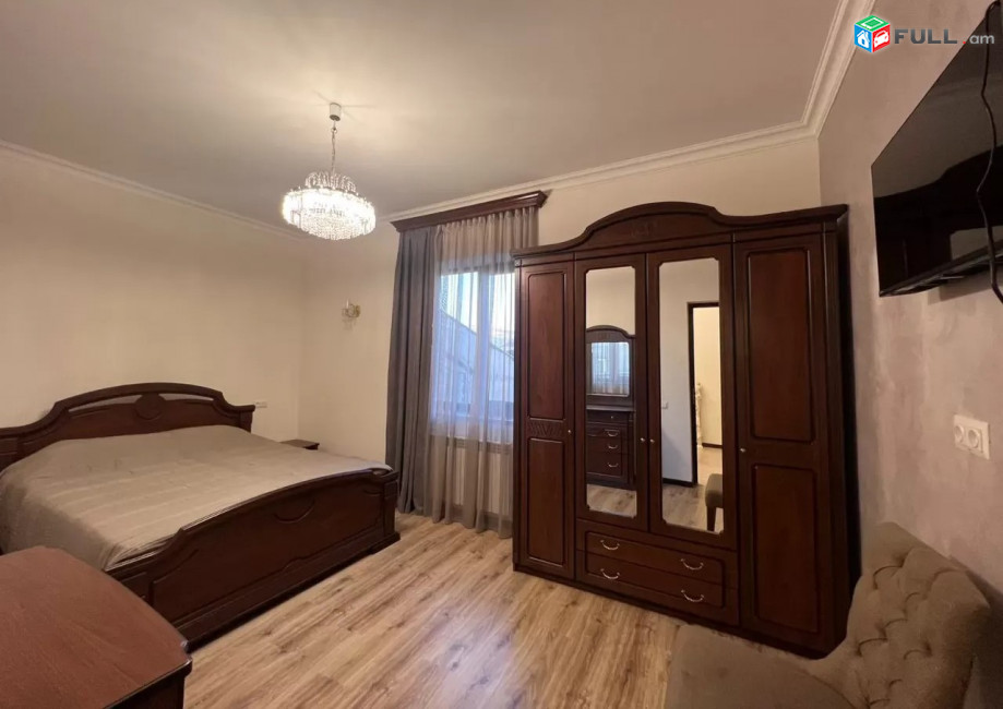 Կոդ KM870  Երկու հարկանի քարե տուն Մուրացանի փողոցում Էրեբունիում, 220 ք.մ., 3+ սանհանգույց