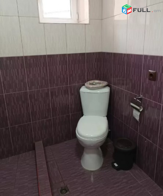 AV0278 Վարձով է տրվում 4 սենյականոց բնակարան Երվանդ Քոչարի փողոցում