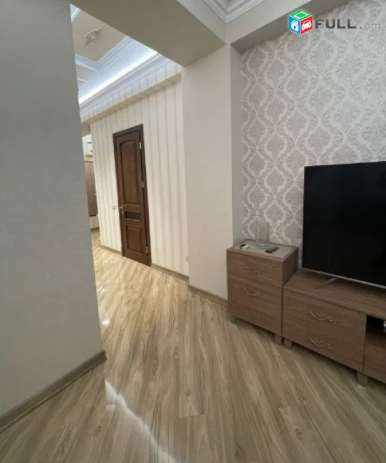 AV0306 Վարձով է տրվում 3 սենյականոց բնակարան Կոմիտասի պողոտայում