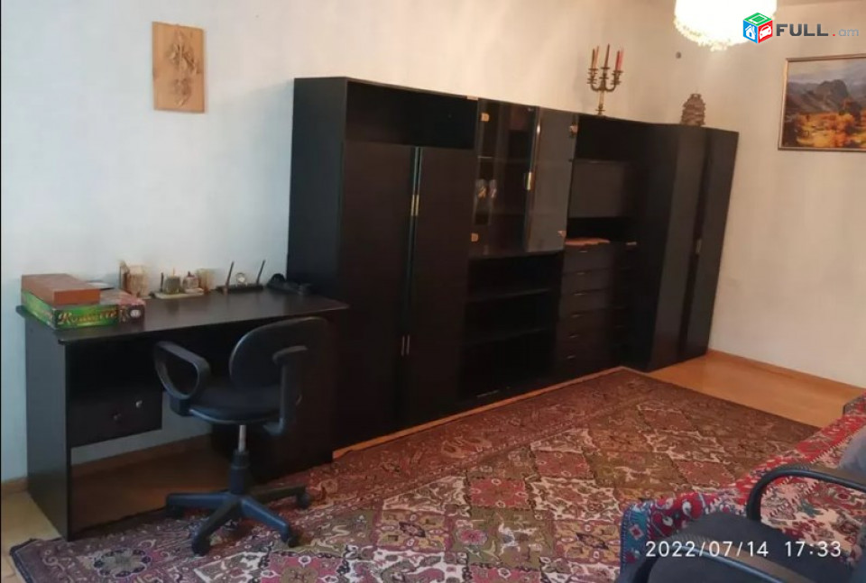 AV0420 Վարձով է տրվում 3 սենյականոց բնակարան Վարդանանց փողոցում