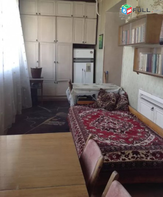 AV0461 Վարձով է տրվում 2 սենյականոց բնակարան Ավետ Ավետիսյան փողոցում