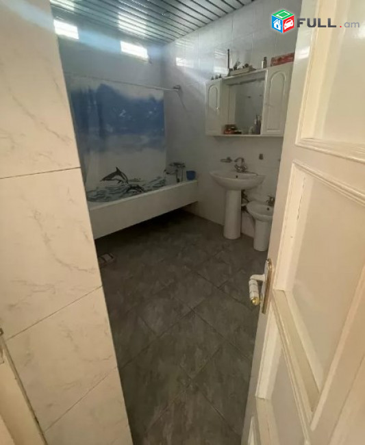 AV0616 Վարձով է տրվում 2 հարկանի առանձնատուն Թավրիզյան փողոցում