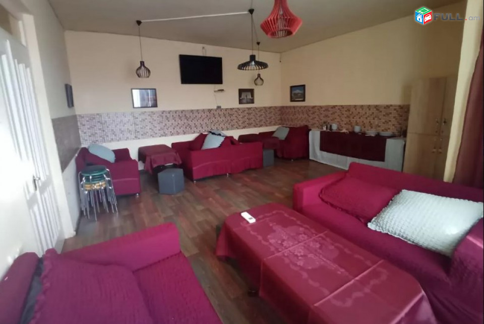 AV0954 Վարձով է տրվում 3 հարկանի առանձնատուն Քեռու փողոցում(Hostel)