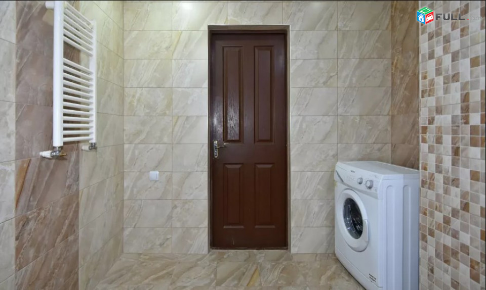 AV0979 Վարձով է տրվում 3 սենյականոց բնակարան Նալբանդյան փողոցում