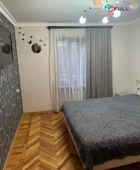 AV1021 Վարձով է տրվում 4 սենյականոց բնակարան Շինարարների փողոցում