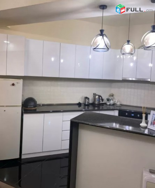 AV0633 Վարձով է տրվում 2 սենյականոց բնակարան Լեոյի փողոցում