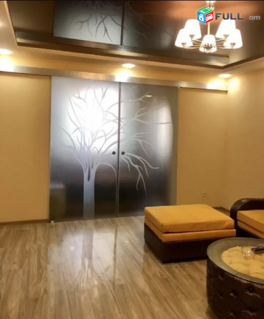 AV1080 Վարձով է տրվում 2 սենյականոց բնակարան Արամ Խաչատրյանի փողոցում