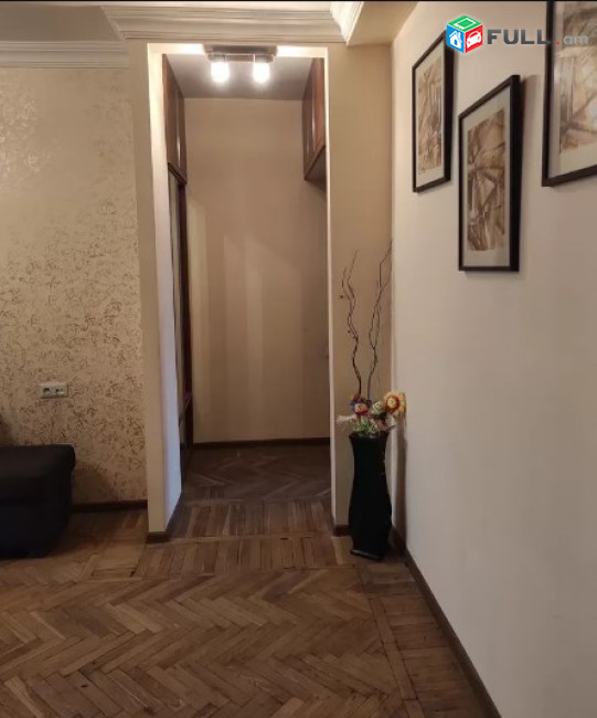 AV0573 Վարձով է տրվում 2 սենյականոց բնակարան Պուշկինի փողոցում