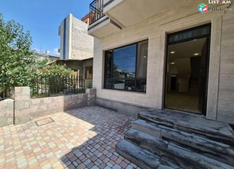 Կոմիտասի պողոտա,պիցերիայի դիմացի մայթում,238քմ 3 հարկանի շինություն,6սենյակ,3 սան հանգույց