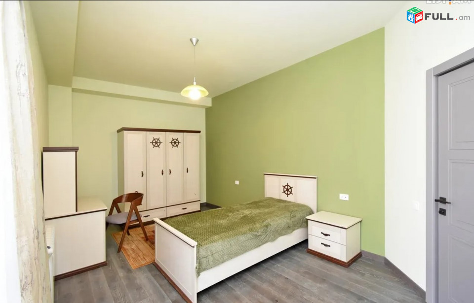 IN0102 Վարձով 3 սենյականոց բնակարան Ձորափի փողոցում