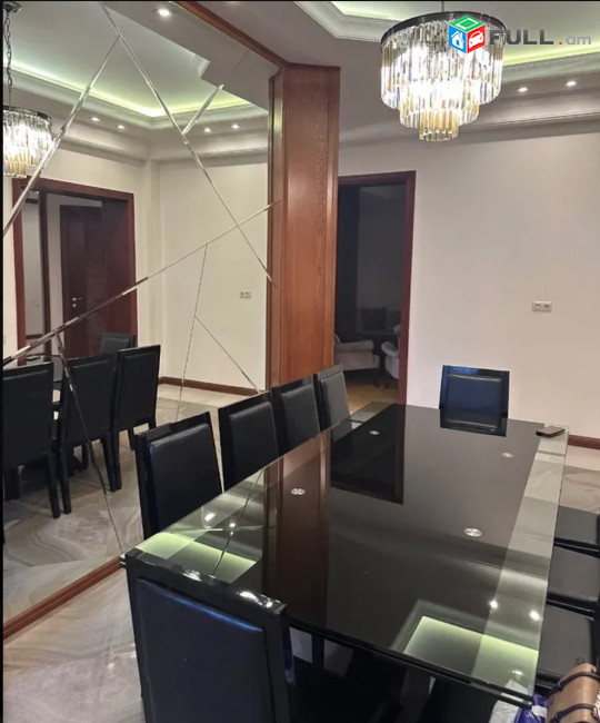 IN0629 Վարձով 3 սենյականոց բնակարան նորակառույց շենքում Եկմալյան փողոցում