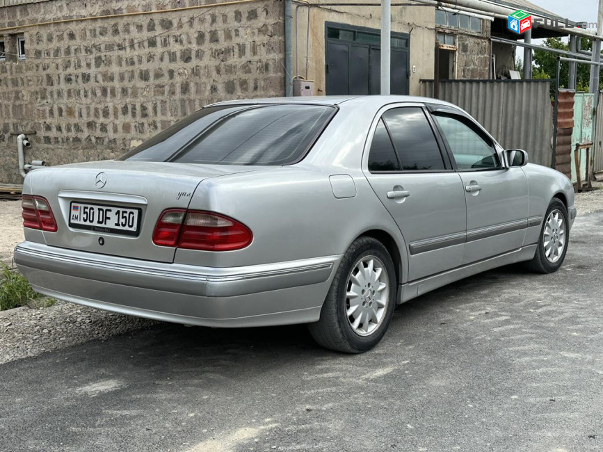 Mercedes-Benz E-Class , 2001թ.
