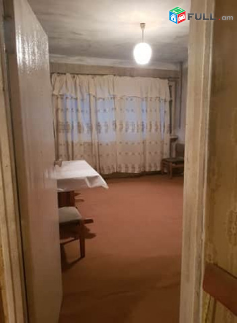 3 սենյականոց բնակարան Ջրամբարում, 60 ք.մ., մի քանի պատշգամբ