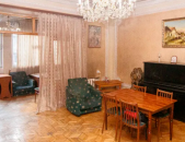 բնակարան Պուշկին Մաշտոց խաչմերուկ, ստալինյան նախագիծ, 124 քմ , 4/5 հարկ