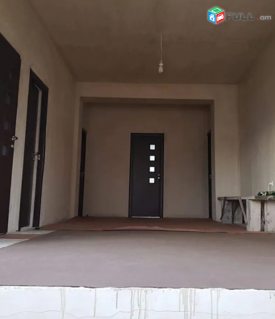 2 հարկանի տուն Մհեր Մկրտչյան թաղ. Առինջում, 230 քմ ,Հողատարածքի մակերեսը 400 քմ
