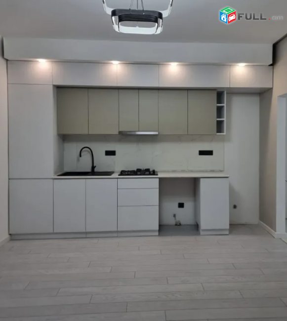 Լենինգրադյան փողոցում, 37 քմ, 2/5 հարկ, բարձր առաստաղներ Ստալինյան նախագիծ