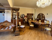 8 սենյականոց բնակարան Աբովյան փողոցում, 289 քմ, նախավերջին հարկ, 3+ սանհանգույց, բարձր առաստաղներ