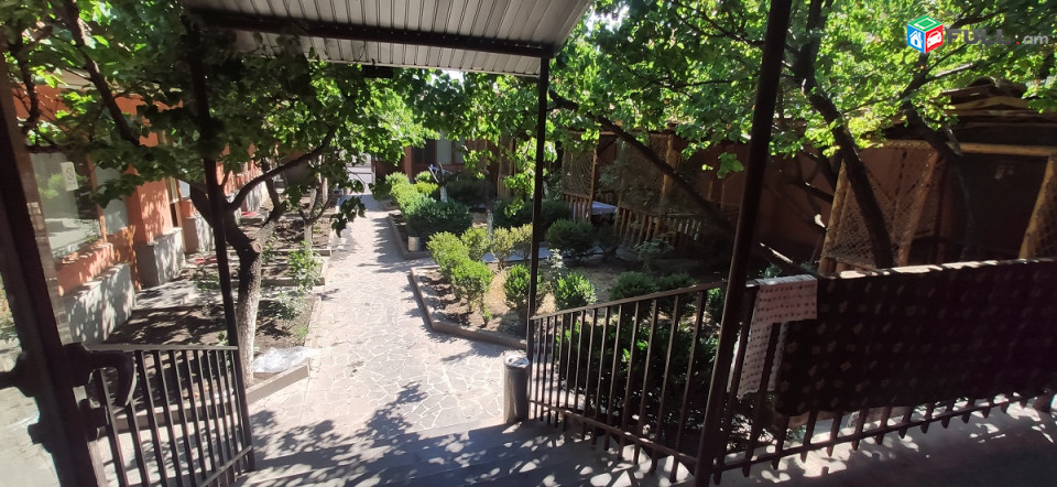 1635քմ հող,500քմ շինություն,3սրահ-200հոգու․-70հոգու,25հոգու համար,5առանձին կուպեներ,3տաղավար,մեքենաներ կայանելու տեղ