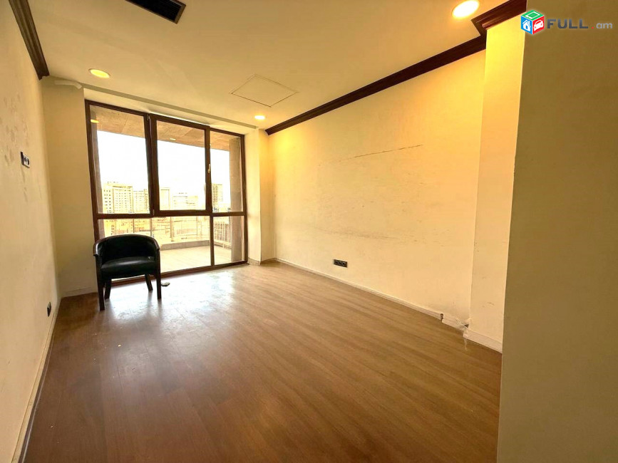 Բուզանդ փողոցում վարձով է տրվում գրասենյակային տարածք։ For rent կոդ G2705