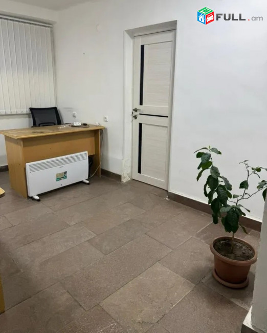 Տիգրան Մեծ պողոտայում, վարձակալությամբ է տրվում ունեցող կոմերցիոն տարածք։ For rent G2440