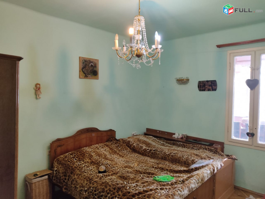 Փարպեցի փողոցում վաճառվում է բնակարան։For sale կոդ C1570