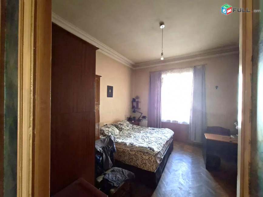 Թումանյան փողոցում վաճառվում է 3 սենյականոց բնակարան ։ For sale կոդ C1904
