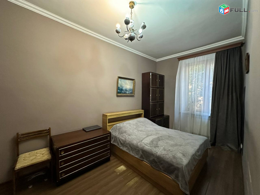Սարյան փողոցում, վաճառվում է 1-ին գիծ, 2 սենյականոց բնակարան։ For sale կոդ C1907