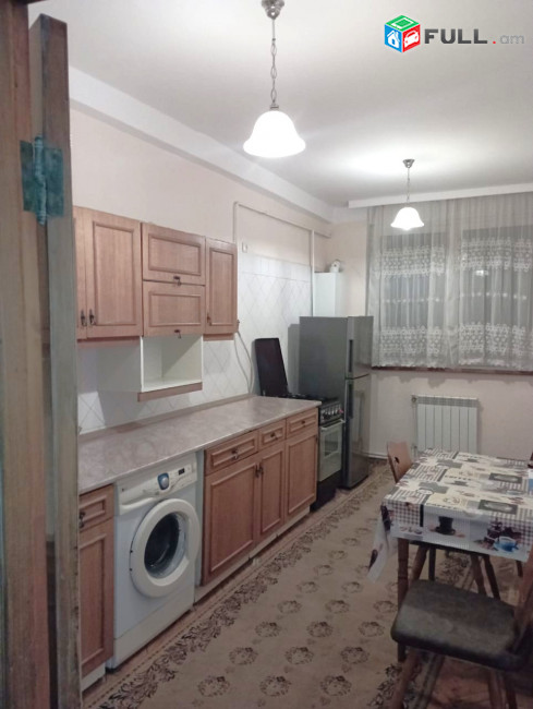 Տերյան փողոցում վարձով է տրվում 3 բնակարան։ For rent կոդ B1496