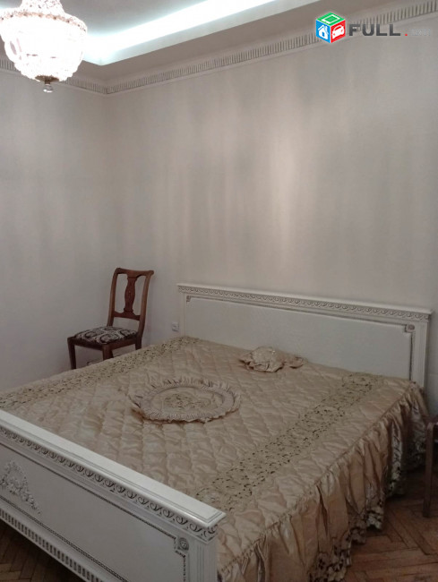 Տերյան փողոցում վարձով է տրվում 3 բնակարան։ For rent կոդ B1496